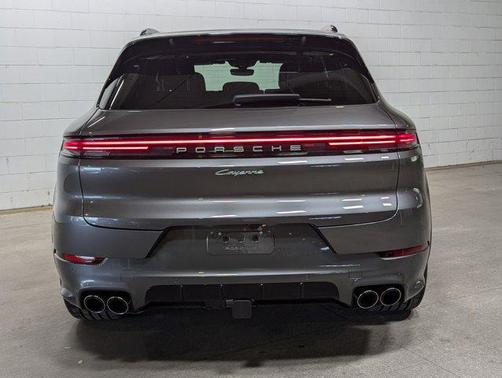 2025 Porsche Cayenne AWD