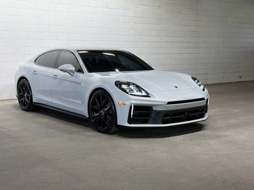 2025 Porsche Panamera 4