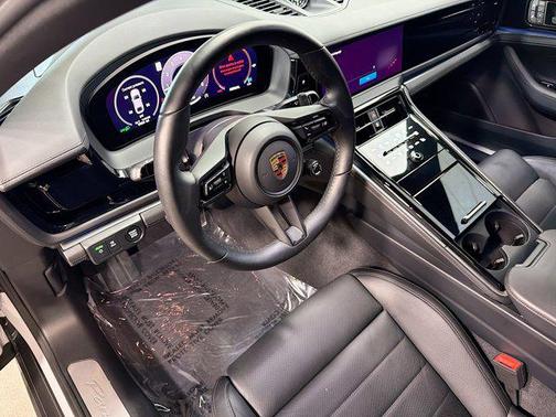 2025 Porsche Panamera 4