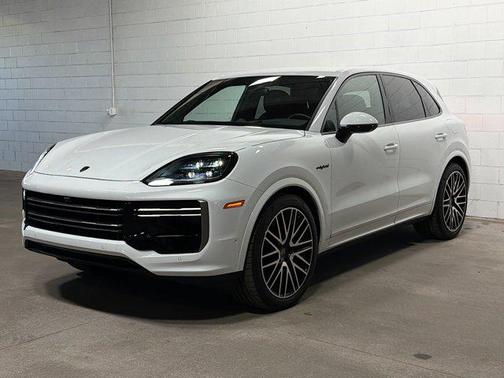 2025 Porsche Cayenne Cayenne Turbo E-Hybrid
