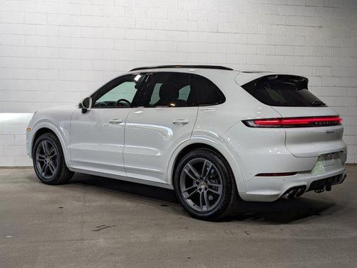 2025 Porsche Cayenne AWD