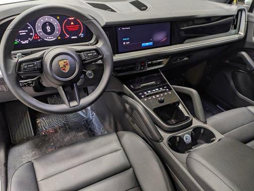 2025 Porsche Cayenne AWD