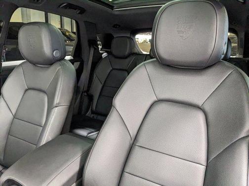 2025 Porsche Cayenne AWD