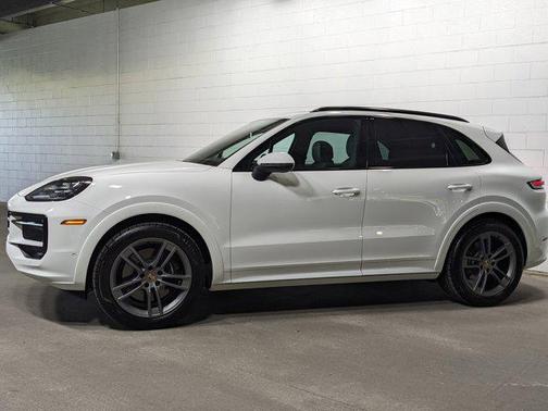 2025 Porsche Cayenne AWD