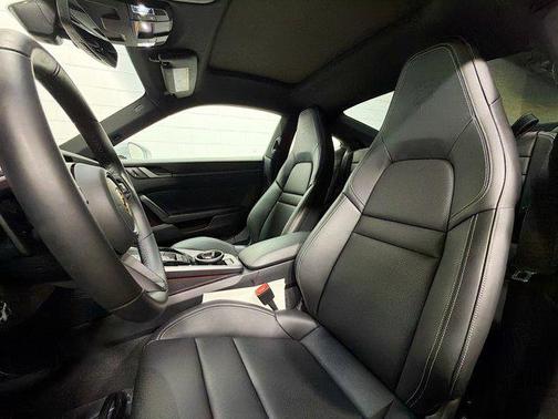 2025 Porsche 911 Carrera