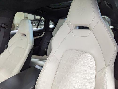 2026 Porsche Panamera 4 E-Hybrid