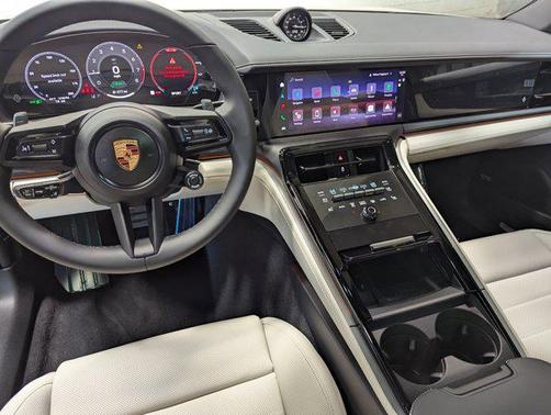 2026 Porsche Panamera 4 E-Hybrid