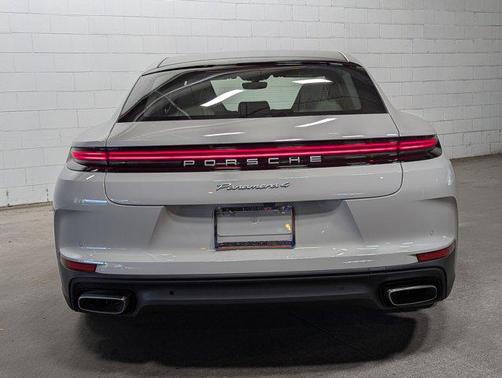 2026 Porsche Panamera 4 E-Hybrid