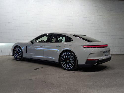 2026 Porsche Panamera 4 E-Hybrid