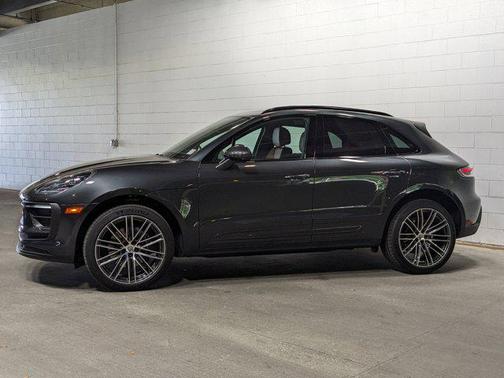 2025 Porsche Macan Base