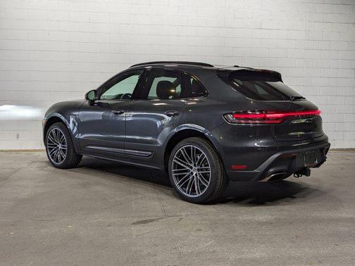 2025 Porsche Macan Base