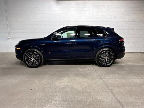 Algarve Blue Metallic 2026 Porsche Cayenne Cayenne E-Hybrid
