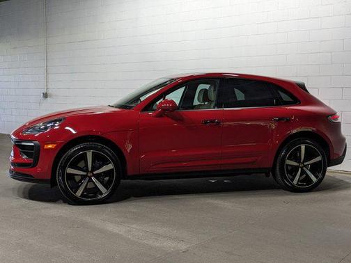 2025 Porsche Macan Base