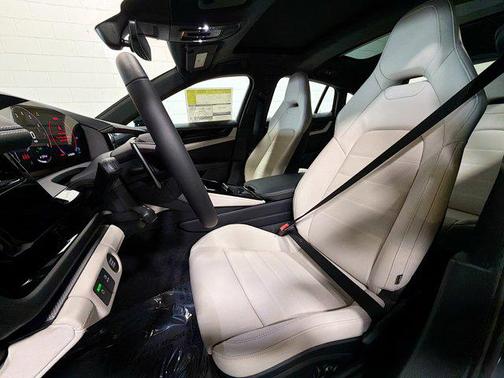 2026 Porsche Panamera 4