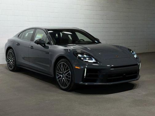 2026 Porsche Panamera 4