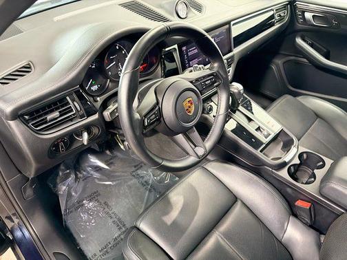 2023 Porsche Macan T