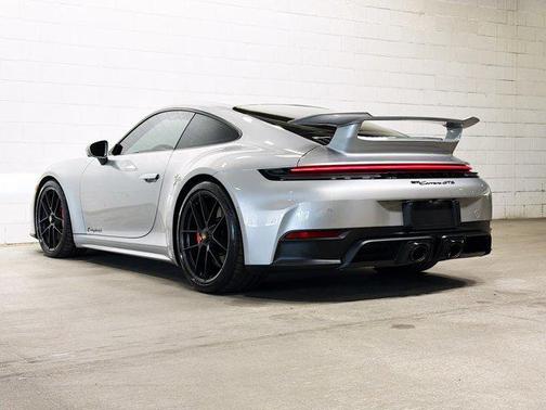 2025 Porsche 911 Carrera GTS