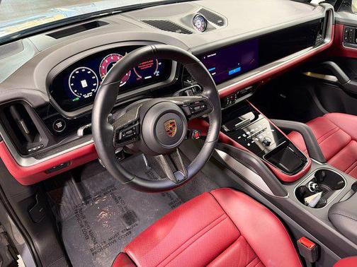 2024 Porsche Cayenne Turbo GT