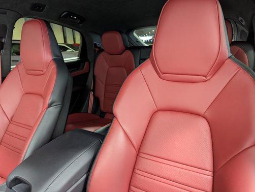 2024 Porsche Cayenne Turbo GT