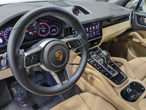 2022 Porsche Cayenne Platinum Edition