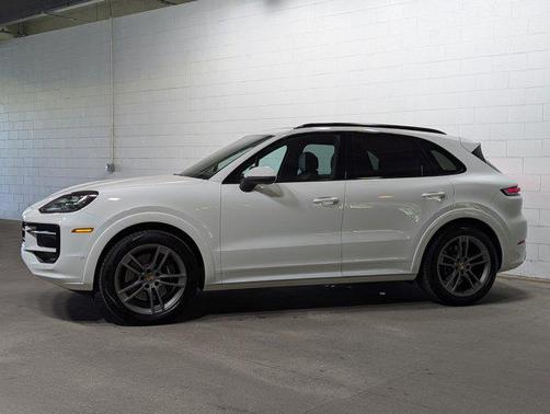 2025 Porsche Cayenne AWD