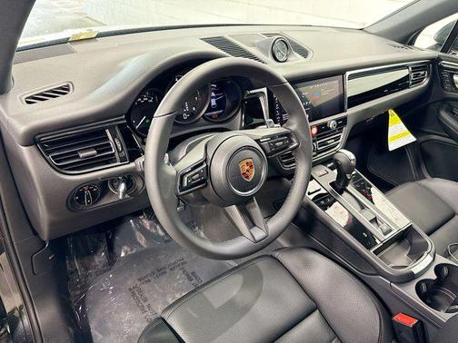Volcano Grey Metallic 2026 Porsche Macan Macan