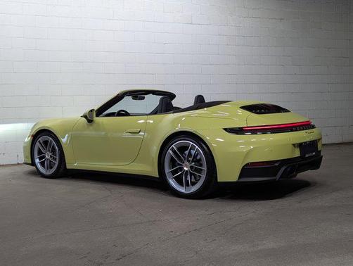 2025 Porsche 911 Carrera