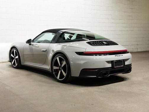 2026 Porsche 911 Targa 4S