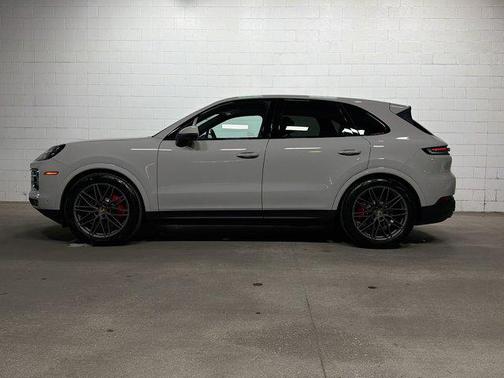2024 Porsche Cayenne S