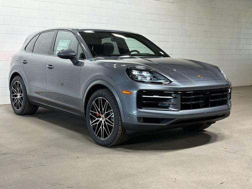Vanadium Grey Metallic 2026 Porsche Cayenne S