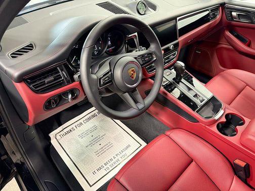 2026 Porsche Macan AWD