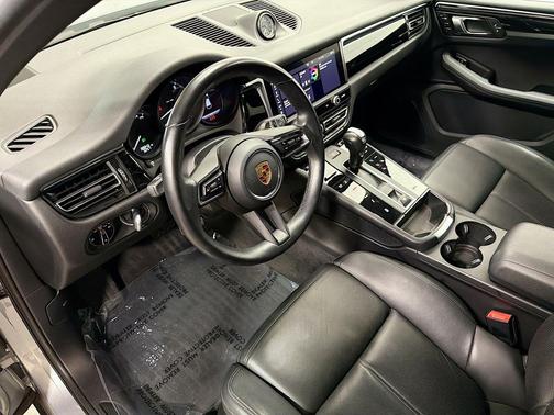 Dolomite Silver Metallic 2023 Porsche Macan Macan