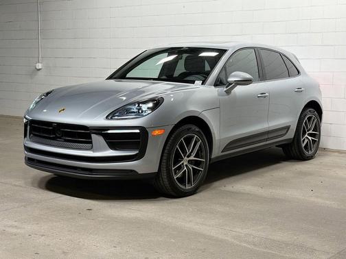 Dolomite Silver Metallic 2023 Porsche Macan Macan