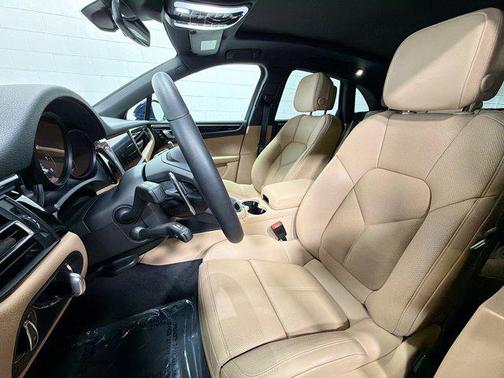 2025 Porsche Macan T