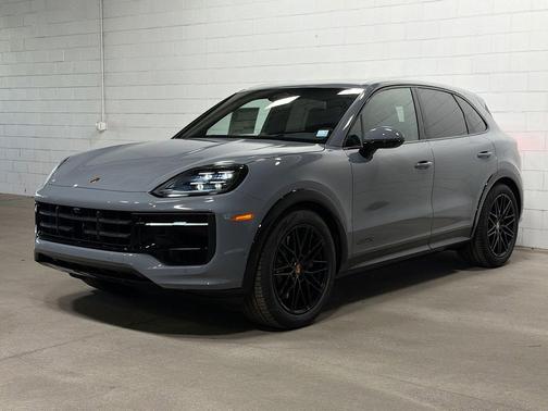 Arctic Grey 2026 Porsche Cayenne GTS