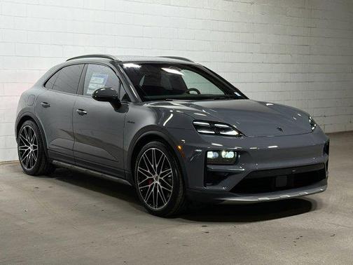 2025 Porsche Macan Turbo