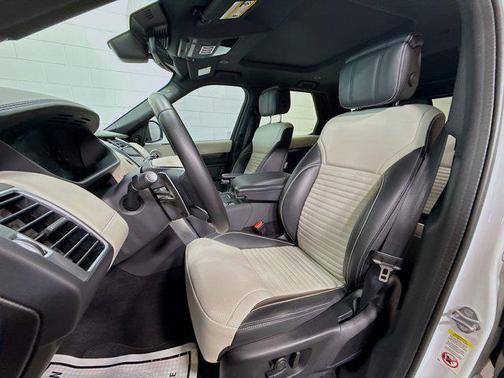 2024 Land Rover Discovery P360 Metropolitan Edition