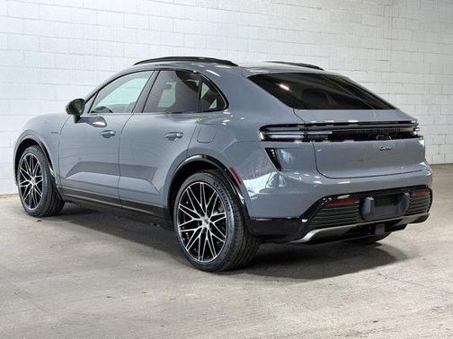 2026 Porsche Macan Turbo
