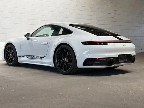 2024 Porsche 911 Carrera