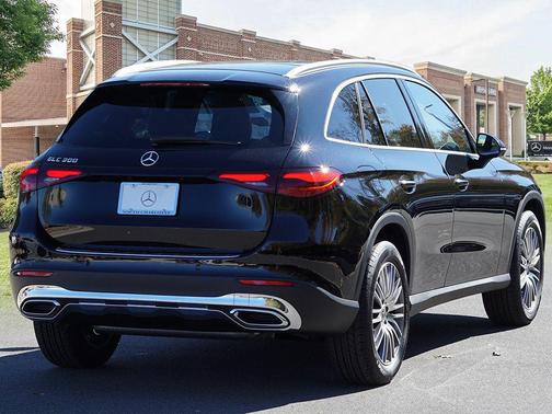 2026 Mercedes-Benz GLC 300 Base