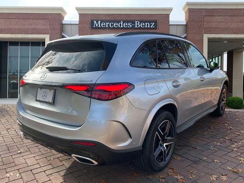 2025 Mercedes-Benz GLC 300 4MATIC