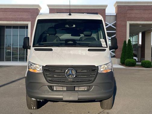 2025 Mercedes-Benz Sprinter 2500 Standard Roof