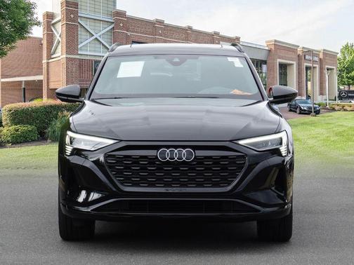 2024 Audi Q8 e-tron Prestige