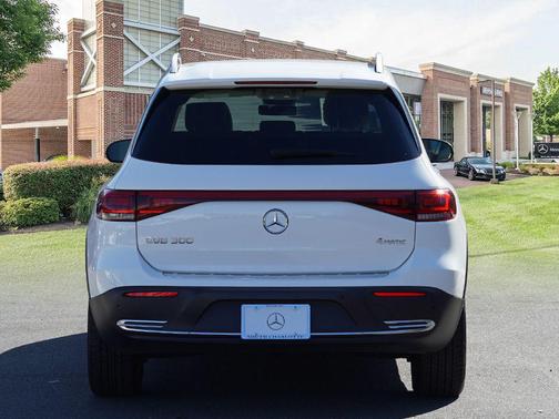 2023 Mercedes-Benz EQB 300 4MATIC