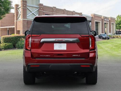 2024 GMC Yukon 4WD AT4