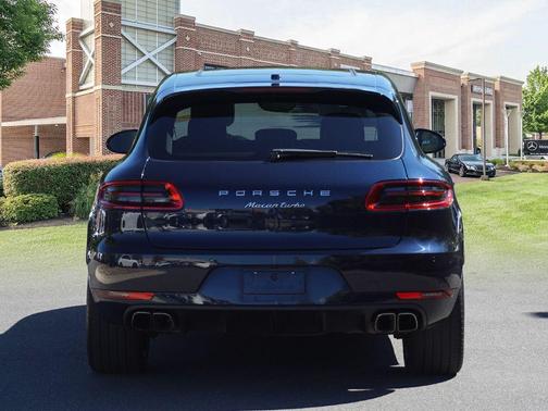 2018 Porsche Macan Turbo