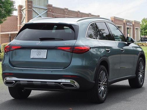 2026 Mercedes-Benz GLC 300 4MATIC