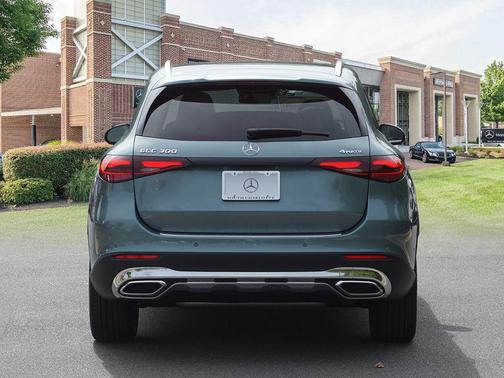 2026 Mercedes-Benz GLC 300 4MATIC