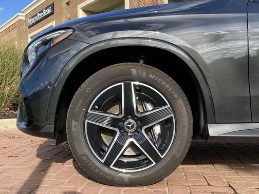 2025 Mercedes-Benz GLC 300 Base