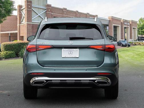 2026 Mercedes-Benz GLC 300 4MATIC